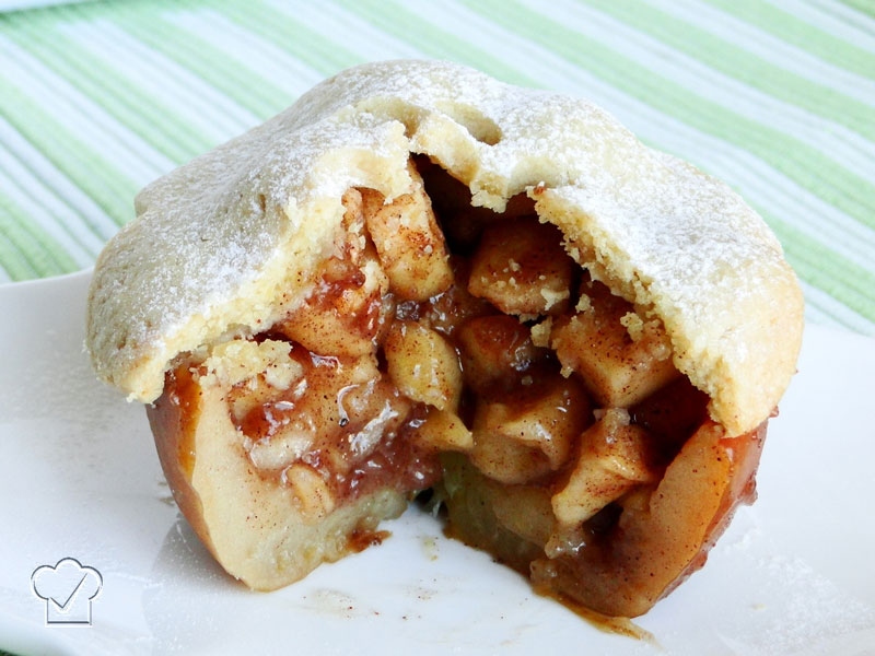 apple-pie-bakes-inside-of-apple