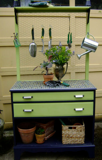 repurposed-dresser-dresser-turned-into-garden-potting-bench-jarden-designs-blog