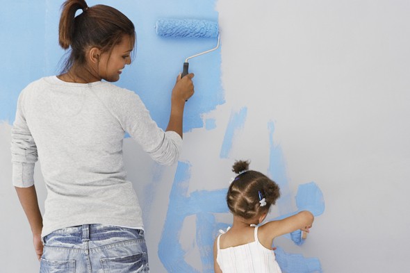 painting-walls-mother-daughter-590