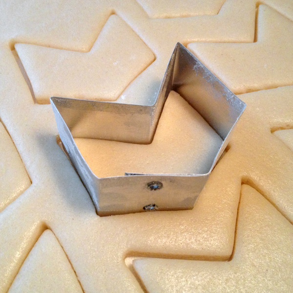 cookie-cutter-cutting-dough1