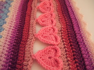 Line_of_Hearts_Crochet_Border_small2