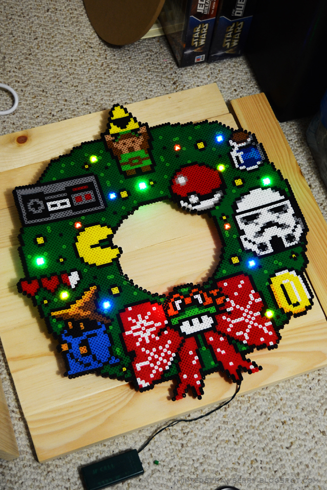 diy-geeky-christmas-wreath-perler-beads-8.jpg