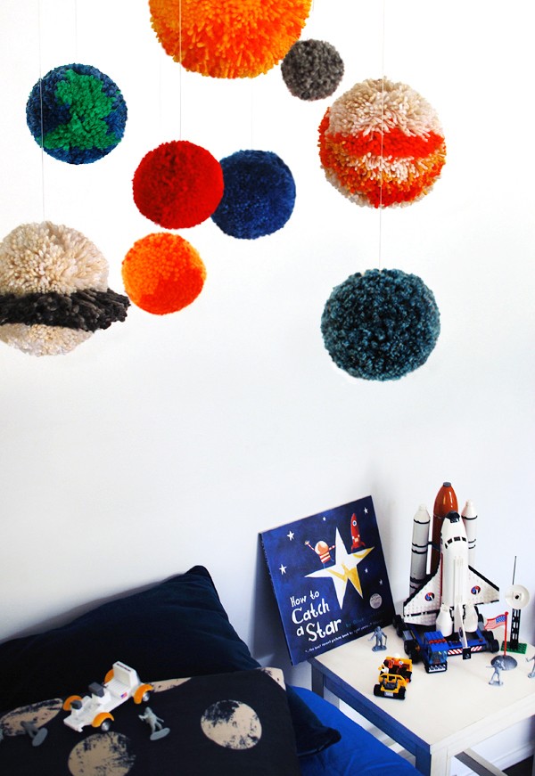 We-Are-Scout_Planet-pompom-mobile-600x871