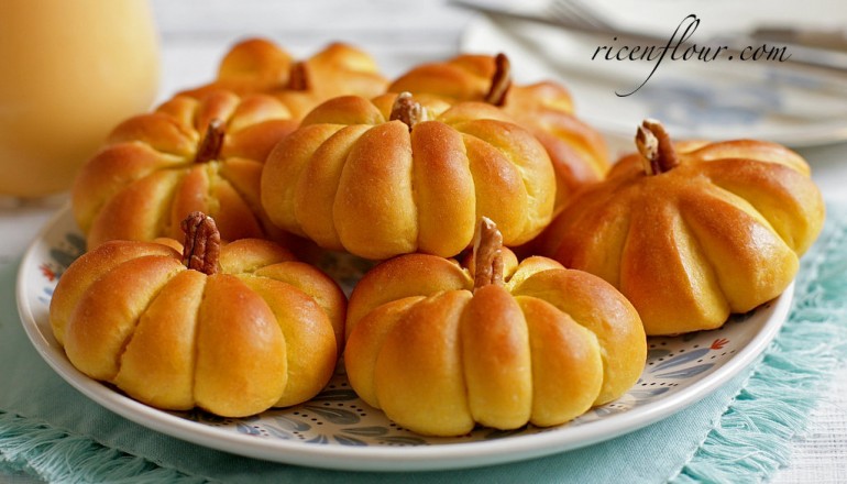how-to-make-pumpkin-dinner-roll-recipe-banner-770x440