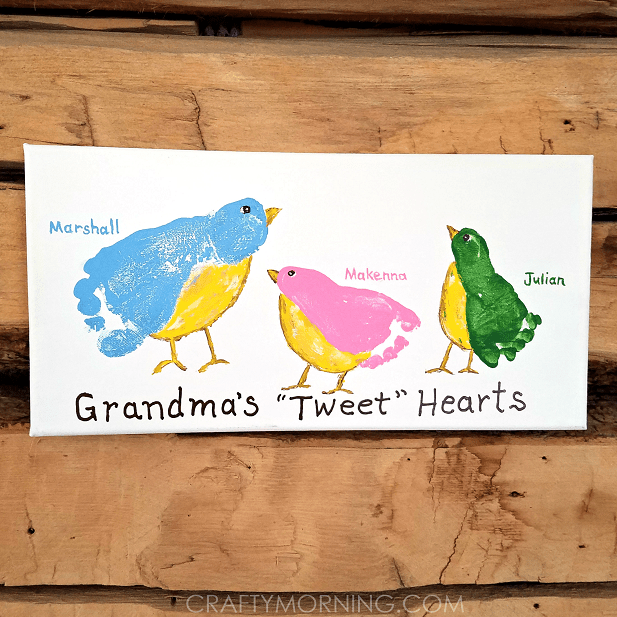 grandmas-tweet-hearts-kid-footprint-canvas.png