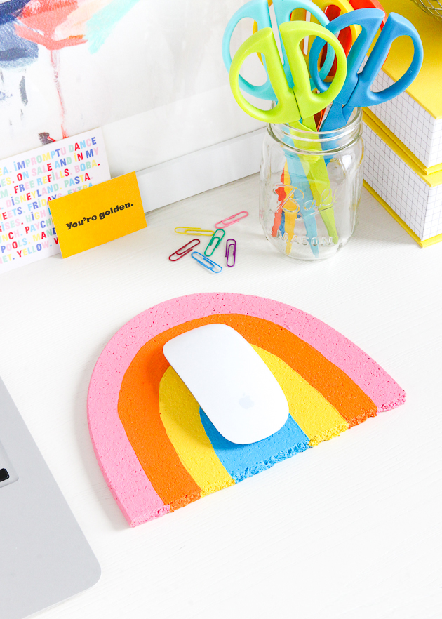diy_rainbow_mousepad_-10.jpg
