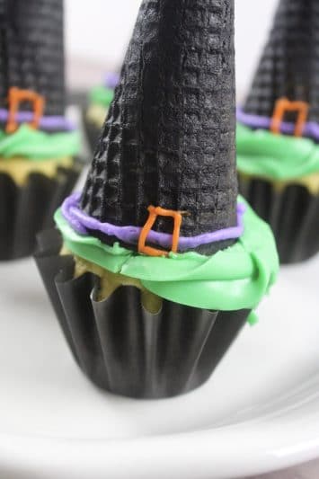 Easy-Halloween-Witch-Cupcakes.jpg
