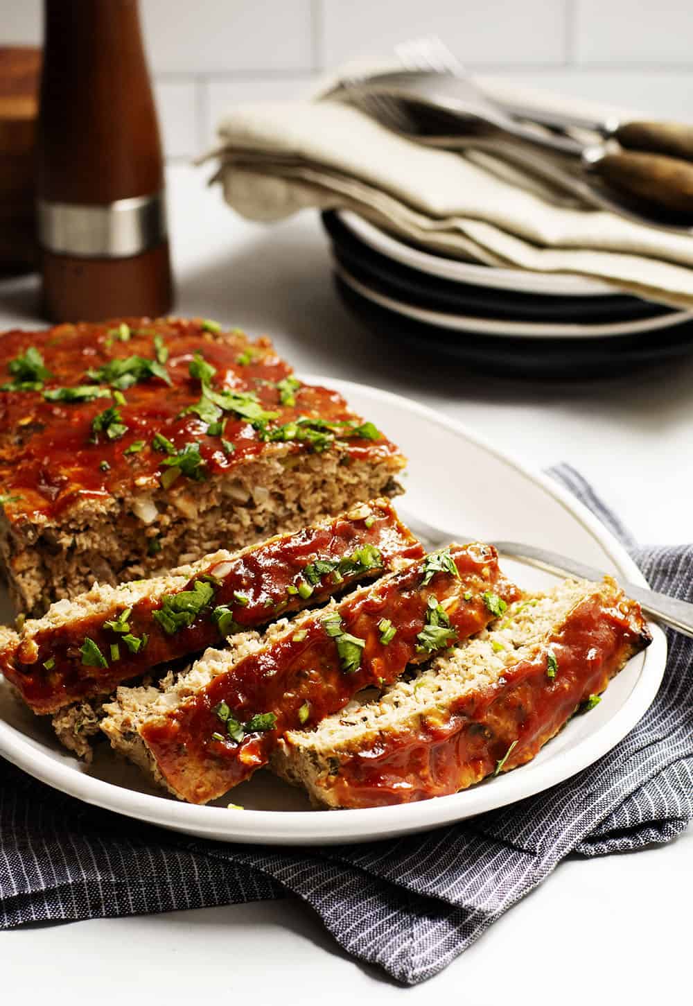 Turkey-Meatloaf-Sliced-on-a-White-Platter