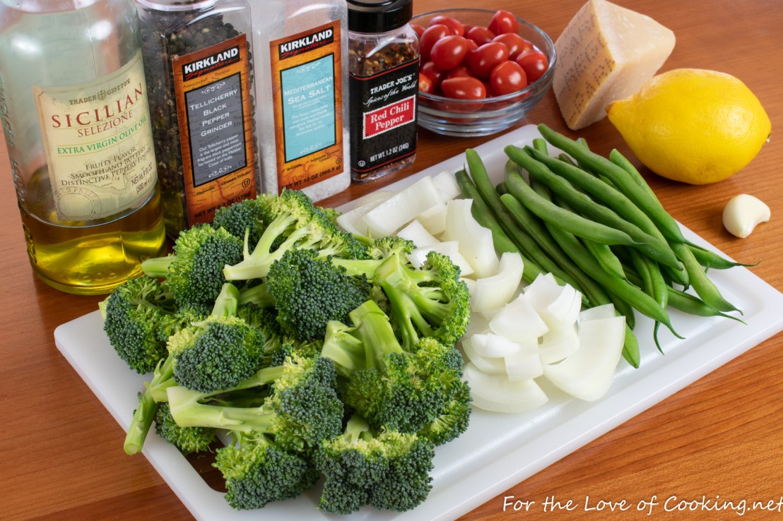 Sheet-Pan-Roasted-Broccoli-Green-Beans-and-Tomatoes-with-Lemon-and-Parmesan-5669-1