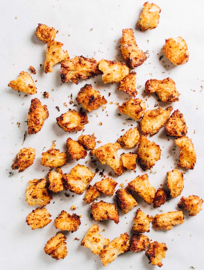Homemade-Garlic-Croutons.jpg