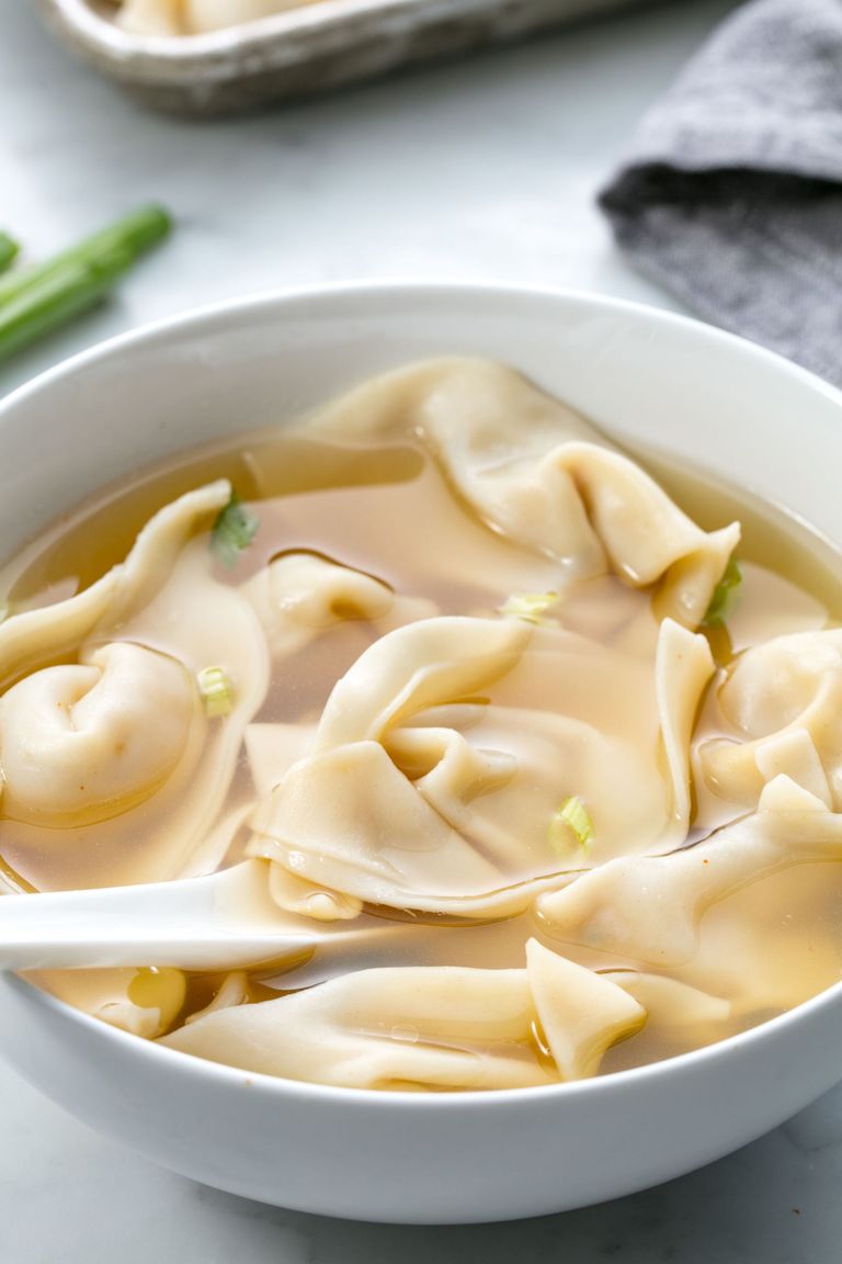 gallery-1502989514-wonton-soup-delish.jpg